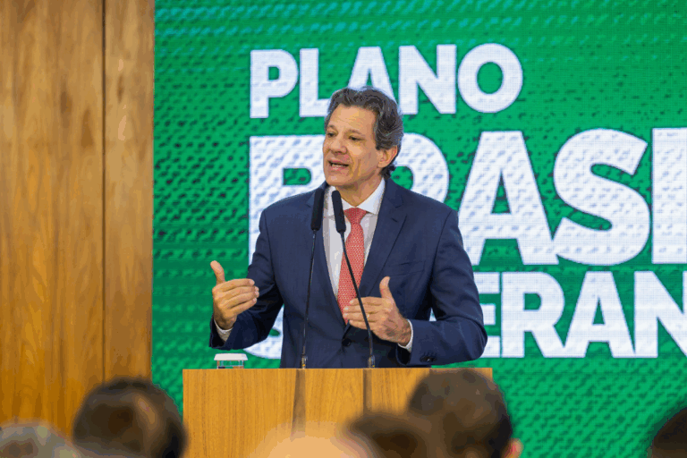 Comércio entre Brasil e EUA deve cair ainda mais, diz Haddad