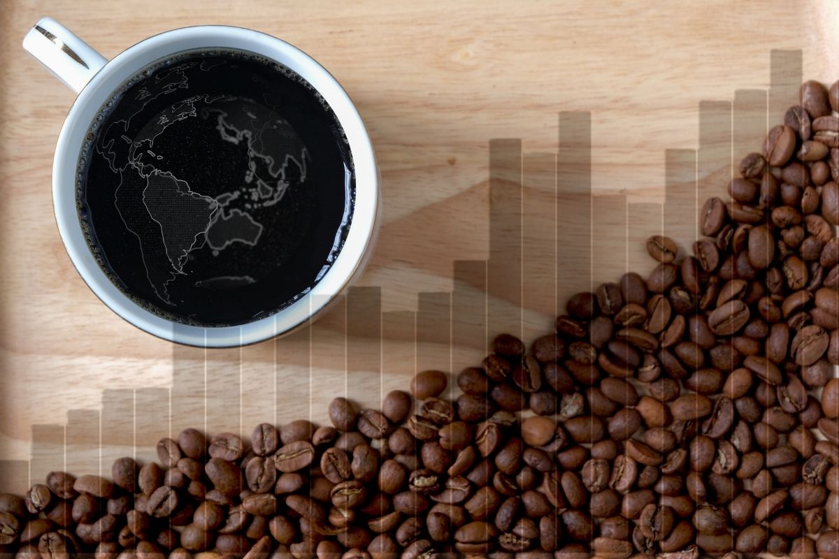 Teorias sobre triangulação ganham destaque enquanto café brasileiro enfrenta tarifa dos EUA | Foto: Adobe Stock