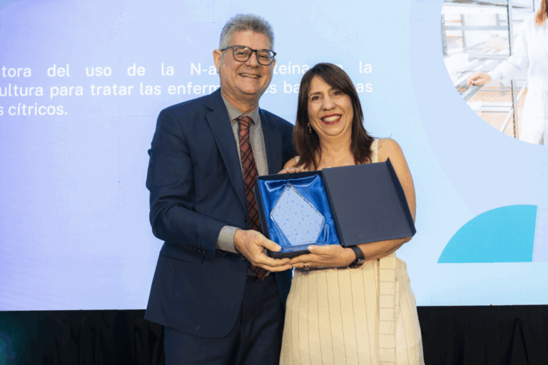 Pesquisadora do IAC é premiada por solução inédita para citros