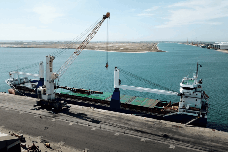 Porto do Açu realiza primeira exportação de carga agrícola de MT