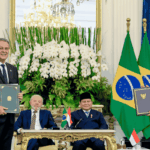 Cerimônia de assinatura de atos no Palácio Merdeka, em Jacarta na Indonésia.