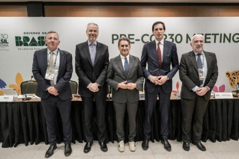 Brasil anuncia meta de quadruplicar combustíveis sustentáveis até 2035