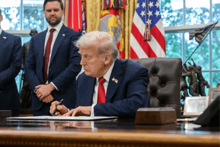 EUA: Trump vai liberar US$ 3 bilhões em ajuda a agricultores