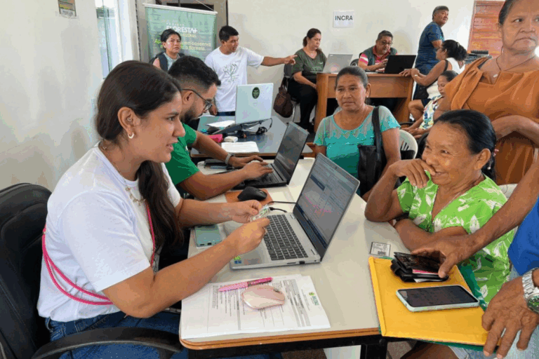 Agricultores do Amazonas recebem R$ 1,5 milhão por preservar floresta