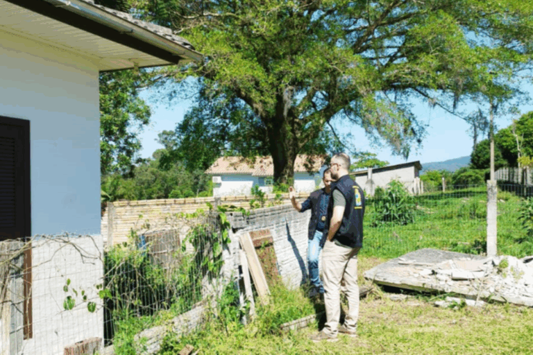 Operação apreende 75 mil litros de cachaça clandestina em SC