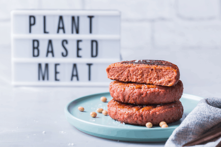 UE avança para proibir o termo 'carne' em alimentos vegetais; e no Brasil?