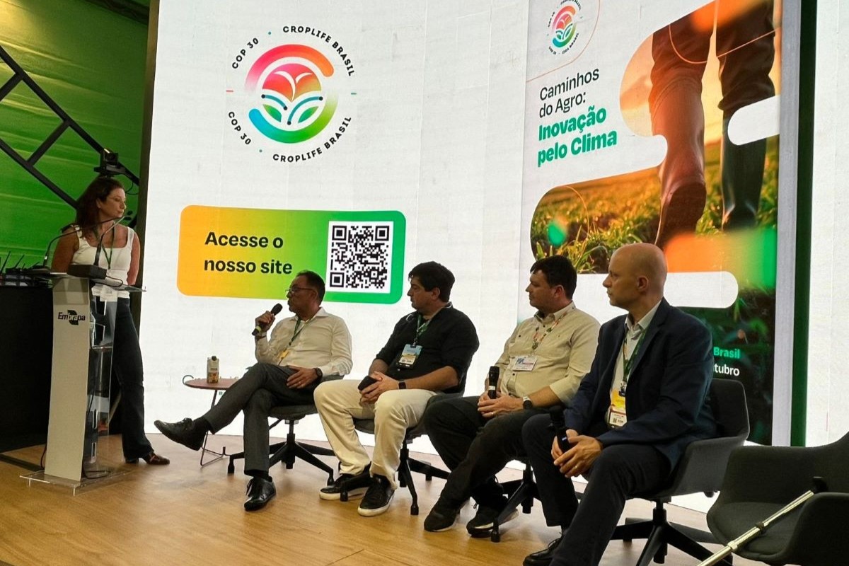 Documento Caminhos do Agro: Inovação pelo Clima foi lançado na COP 30. Foto: CropLife Brasil/Divulgação