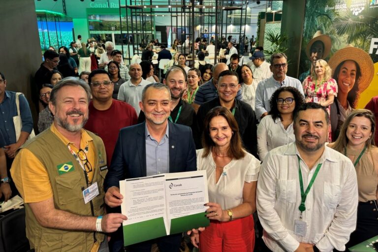 Conab lança programa para implantar energia solar em armazéns públicos