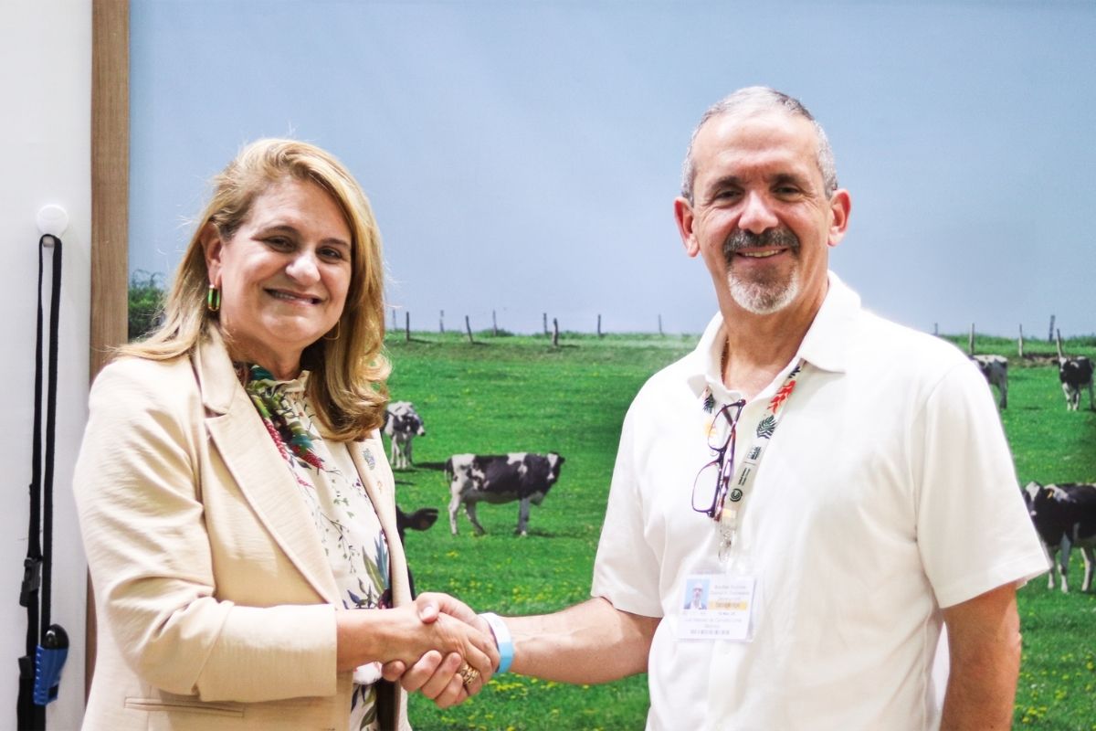 Silvia Massruhá, presidente da Embrapa, e Marcelo Melchior, CEO da Nestlé Brasil | Foto: Nestlé/Divulgação