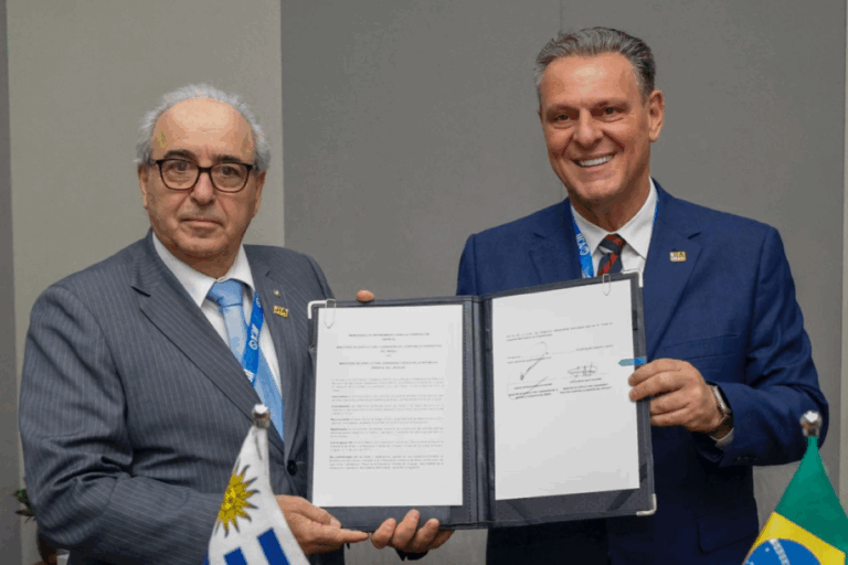 Brasil e Uruguai firmam acordo para cooperação em bioinsumos