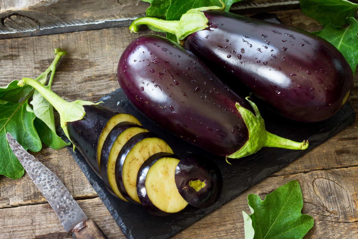 benefícios da berinjela