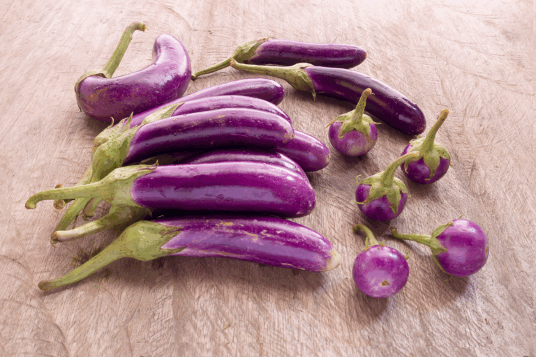 Por que você deve comer esse vegetal de casca escura todos os dias