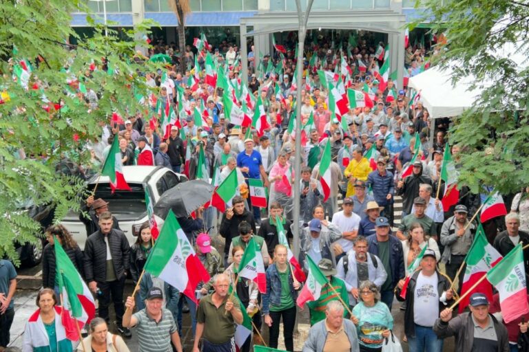 Agricultores familiares fazem ato por medidas contra crise no campo