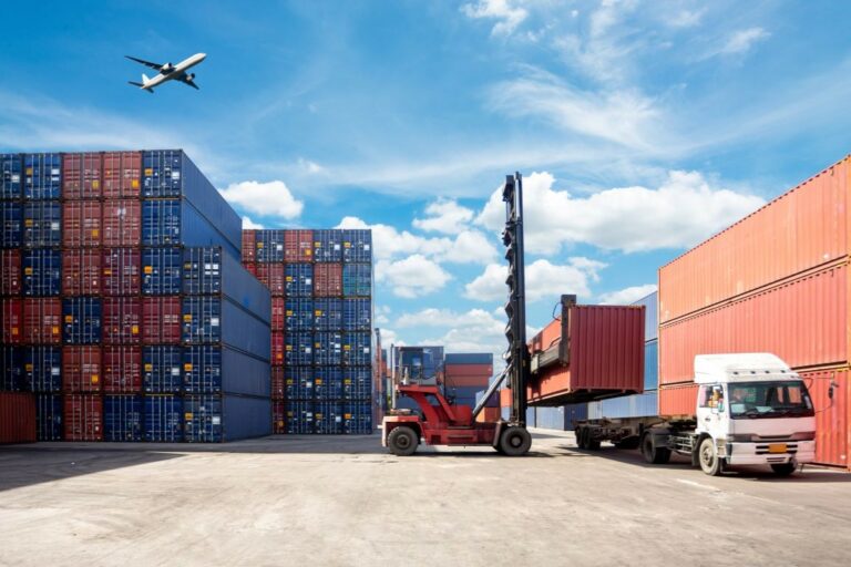 Associação eleva projeção de exportações de soja, milho e farelo em dezembro