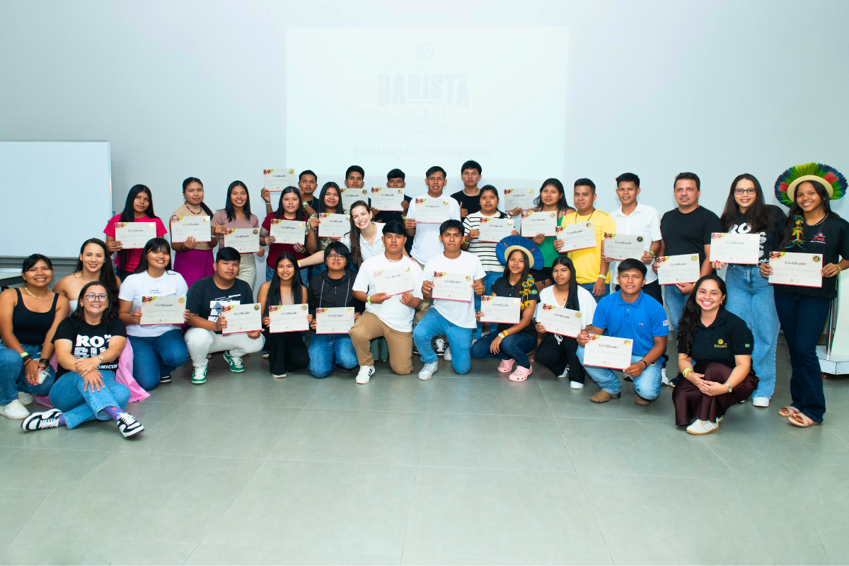 jovens indígenas baristas