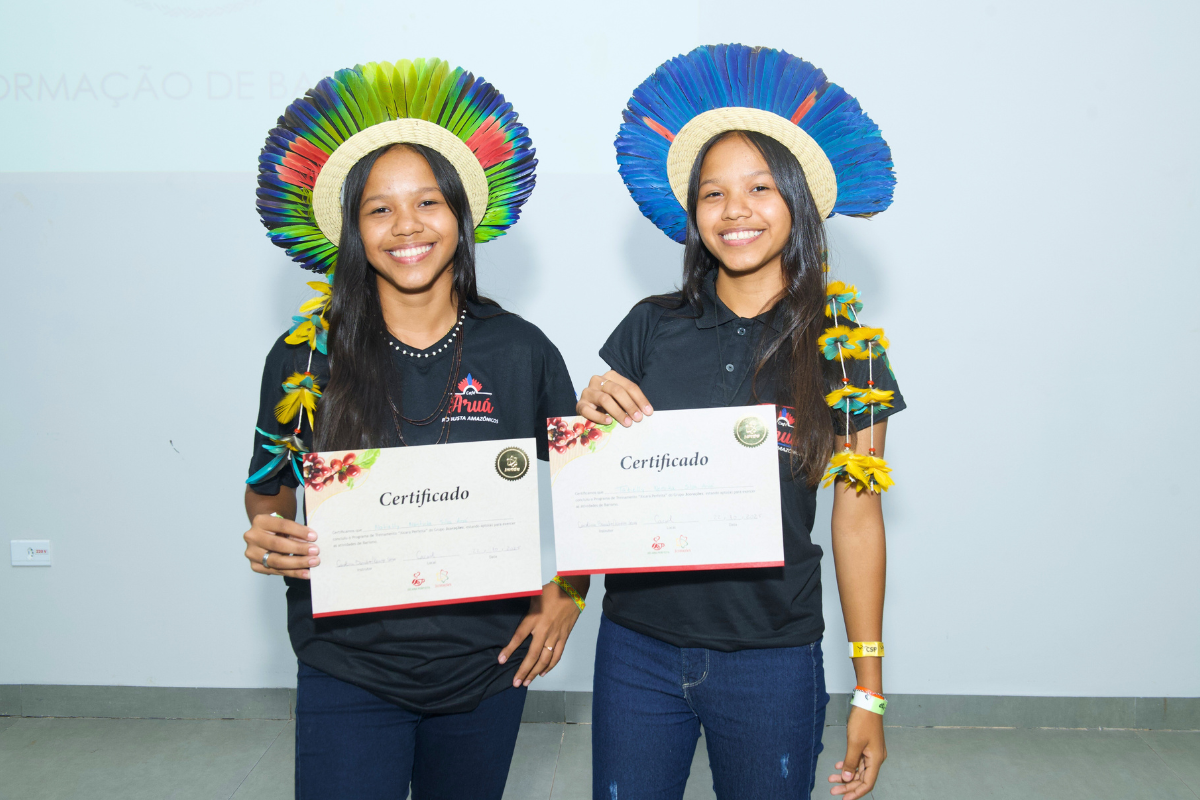 As gêmeas Natielly e Tatielly veem no barismo uma oportunidade de renda. | Foto: 3 Corações/Divulgação