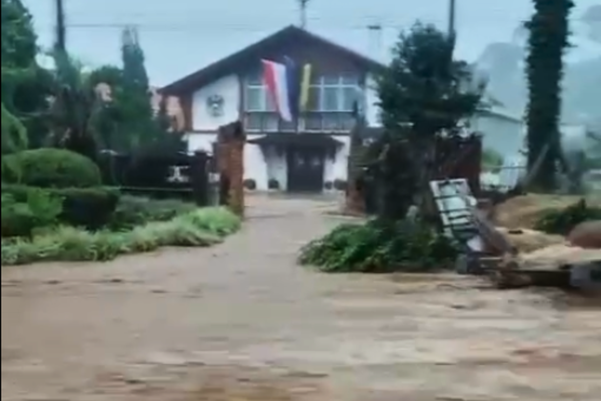 treze tílias; enchente