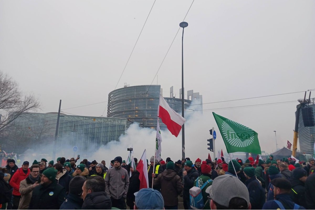 Manifestação reuniu 4.500 pessoas, segundo estimativas da FNSEA. Foto: FNSEA/Divulgação