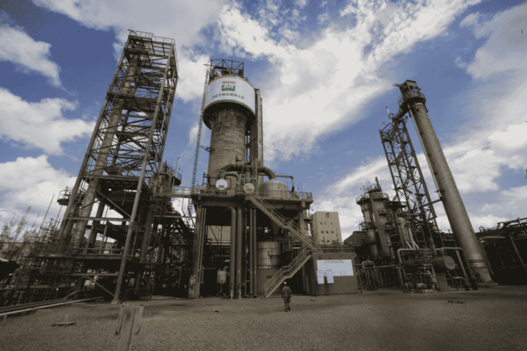 Fábricas de fertilizantes da Petrobrás retomam produção de ureia