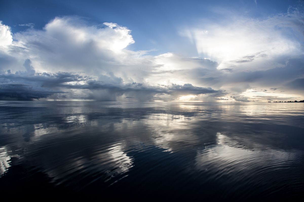La Niña é caracterizada por resfriamento das águas do Oceano Pacífico. Foto: Adobe Stock