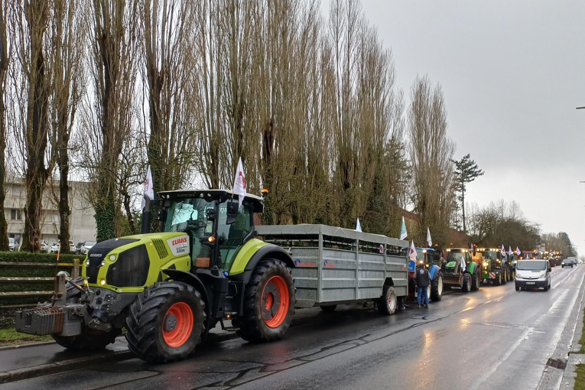 Protesto de sindicato agrícola fechou estradas na Normandia. Foto: FNSEA/Divulgação