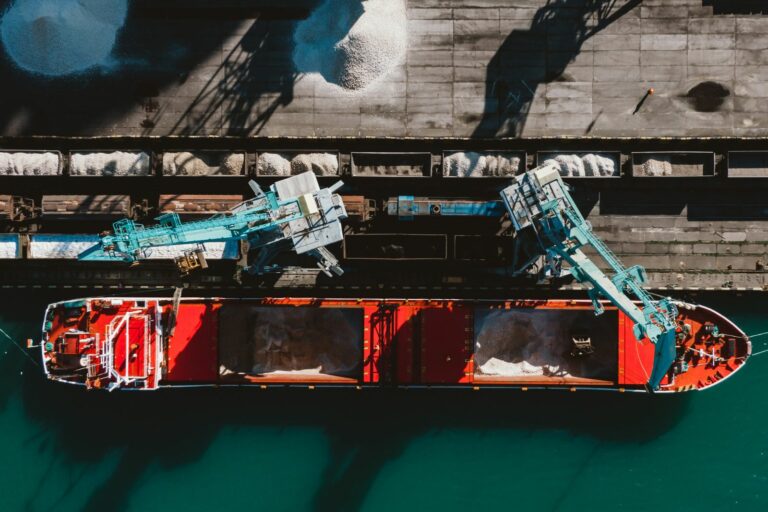 Navios com fertilizantes se acumulam em portos do Golfo Pérsico; veja o vídeo