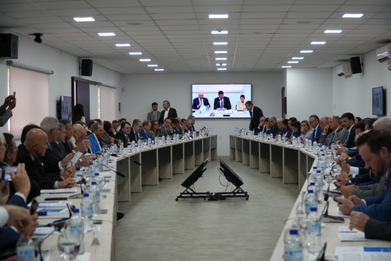 Setor produtivo pressiona Senado para adiar votação da jornada 6x1